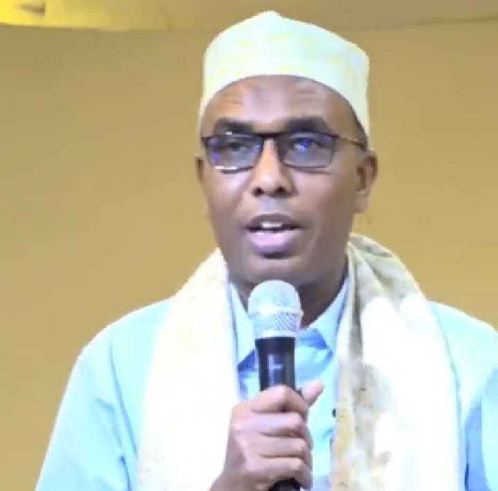 oomer_jama's tweet photo. "Somalia baahida eey Askari uqabto waxa kawayn baahida eey uqabto gabdh imaan leh. Cadawga guryaha kujira askari ma ogaan karo, lkn gabadha weey ogaan karta..", Raisal Wasaare Hamze!

Hadal culus oo gadmaya. Gabdhaw, Cadawga banaanka usoo tuura.!!
#Somalia
#Somaliland
#Mogadishu https://t.co/RbQw5Gp12l