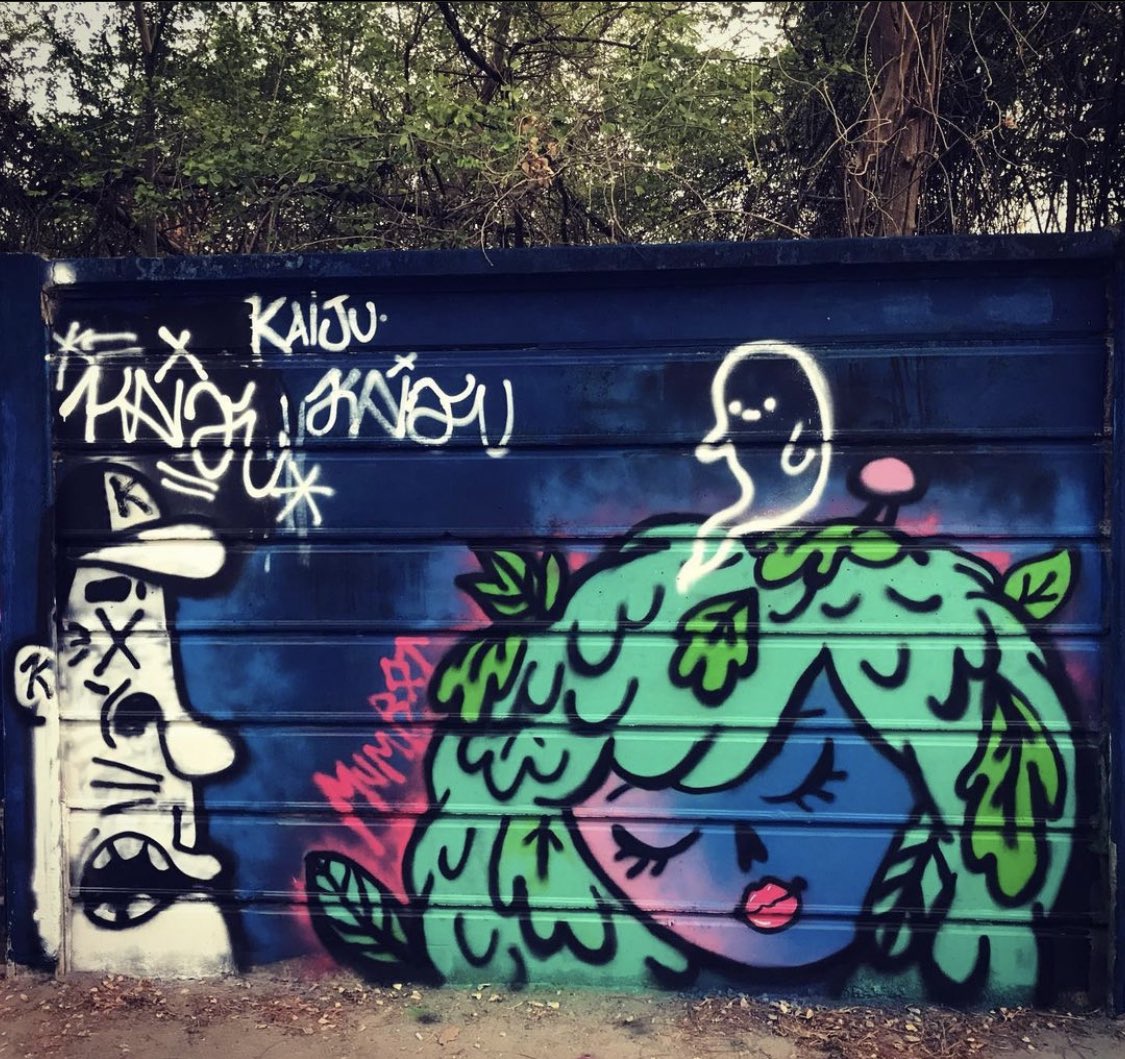 mumbot's tweet photo. A little #throwback from painting with my son out in Bangkok ✨ also shout out to #BigDel and @tib_blml who were hanging out painting amazing things there too… I am not great at spray painting, but it’s fun 💜 https://t.co/f22PefHQGj