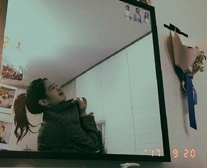 𝙋𝘼𝙃𝙄𝙒𝘼𝙏𝙄𝙂
— (𝘢𝘬𝘰'𝘺 𝘯𝘢𝘣𝘪𝘩𝘢𝘨 𝘮𝘰 𝘯𝘢)

  ~ college au • dakyeom au

tired of hinting his crush for his thesis partner, jameson (dk) has to take drastic measures to catch elias's (dh) attention.