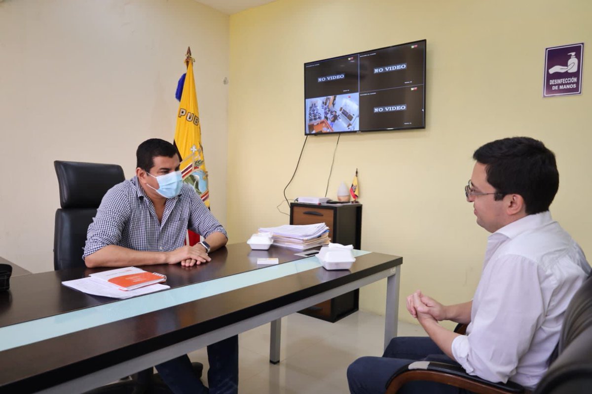 PoliticaUnion's tweet photo. Inicia agenda de #LaGobernaciónEnTuCantón desde Flavio Alfaro, en reunión de trabajo con el alcalde Jaminton Intriago.
@juanfranciscoNH https://t.co/7L0XJcVFtG