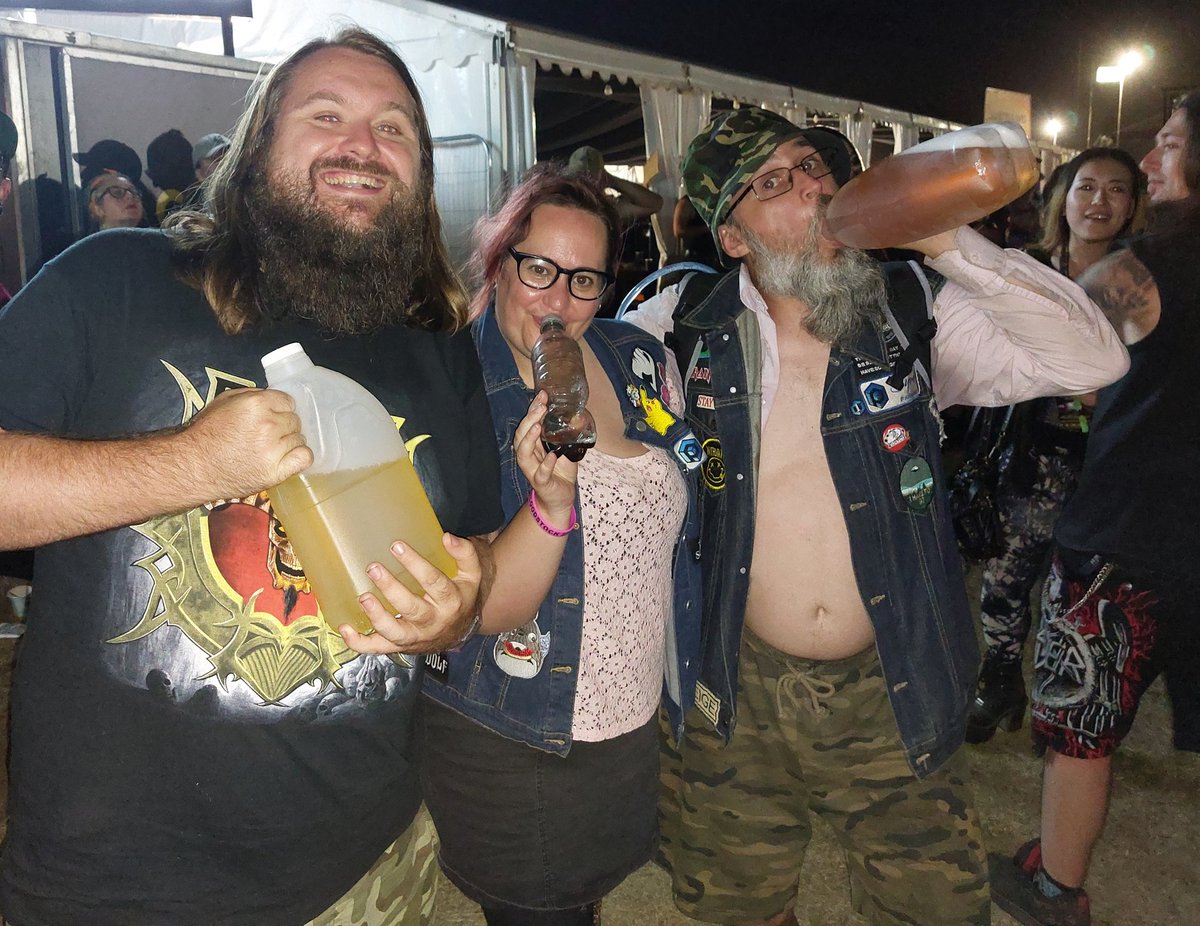 icklewolf's tweet photo. @tedrockshow a catch up and reminiscing about Saturday nights @BLOODSTOCKFEST with Claire, Burkey and Simeon https://t.co/a3pLozPkkG