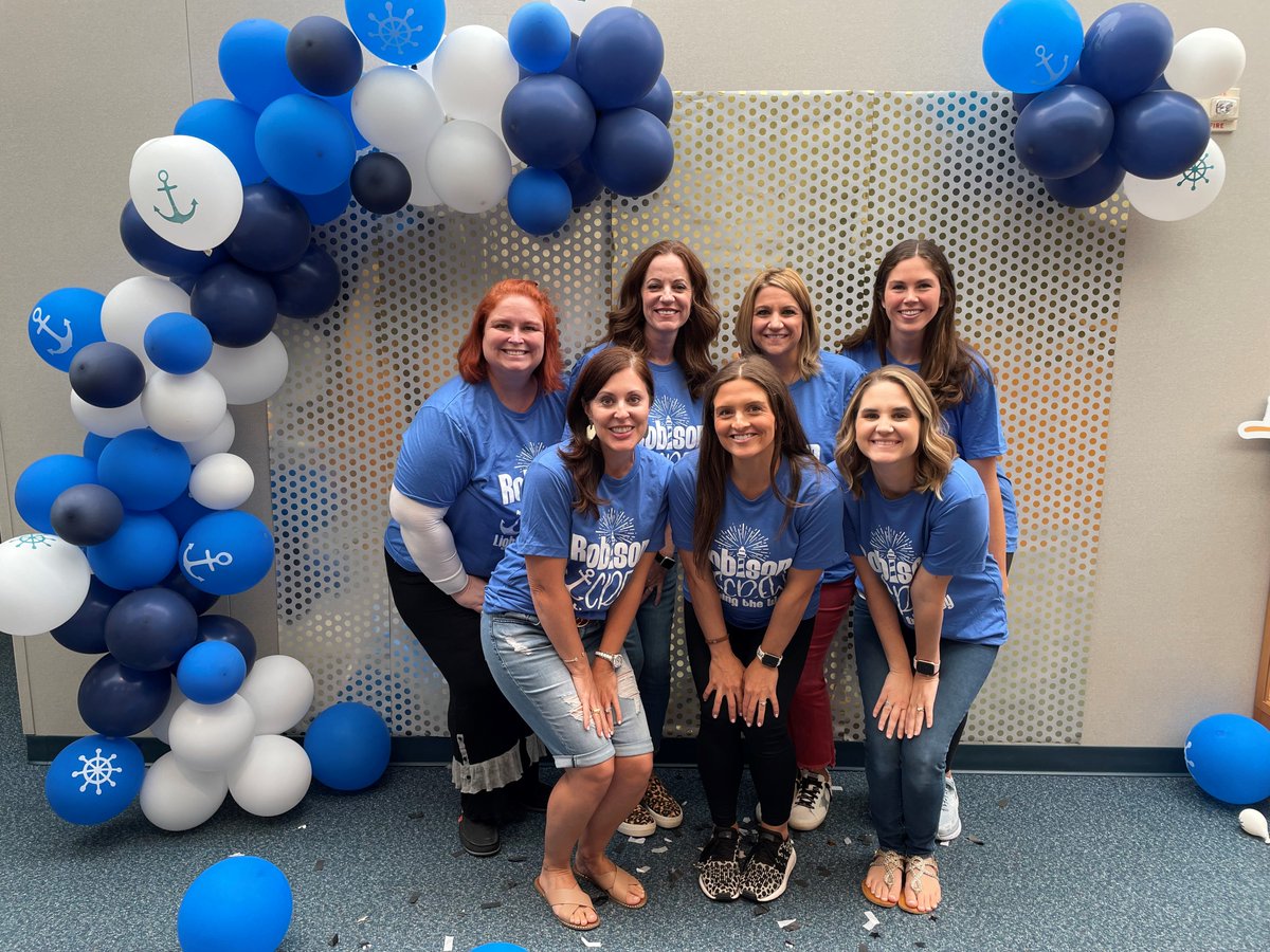 K8_Pip's tweet photo. Kinder team is ready to light the way! #CFISDspirit #LightTheWay https://t.co/hud8CrvhTN