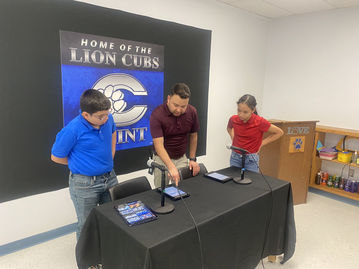 cisdinsttech's tweet photo. CUB NEWS go live at Clint JHS! The kids were excited and did an awesome job! Kudos to Mr. Salazar and his broadcasting team! 👏🎬🎥📽💙 @ClintisdTech @ClintISD https://t.co/AjaVGDMiee