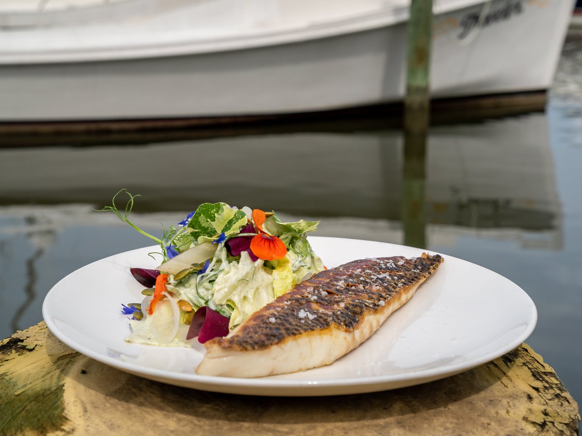 Al fresco at it's finest. 

📷 ig user: <a href="/sv_images/">Adam Peprník</a>