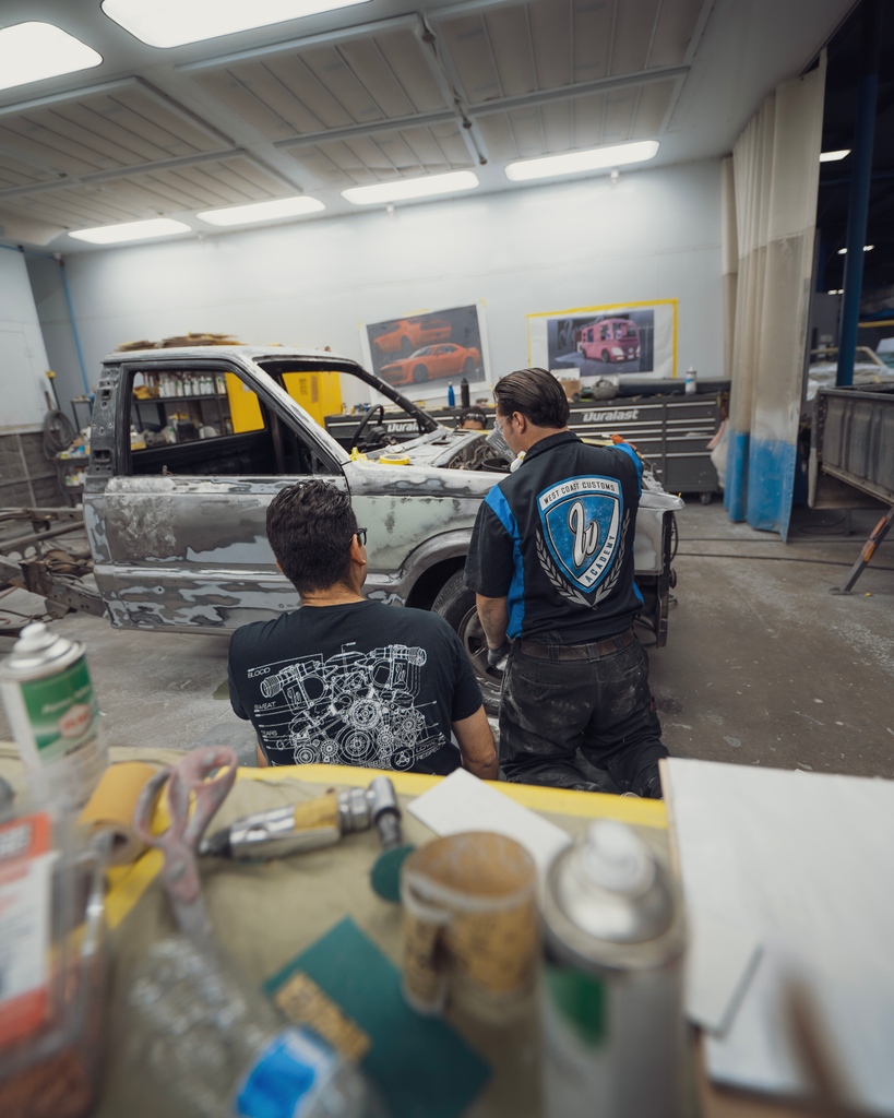 officialwcc's tweet photo. A winning effort begins with preparation. If that’s true then @WestCoastCustomsAcademy crew is going to kill it with this old school build.
#WestCoastCustoms #WCC #CarsofInstagram #CarPorn #Carstagram #Car #BodyWork #BodyShop #Mazda #MazdaTruck #MazdaB2000 #B2000 https://t.co/9VAC7dC2Lt