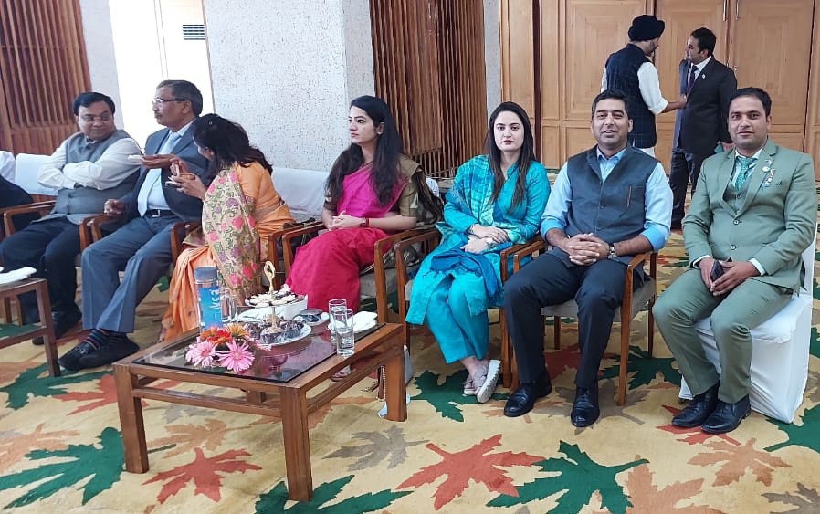 Faisalalidar's tweet photo. At Home @listenshahid @OfficeOfLGJandK @mygovindia @AmritMahotsav @minmsme https://t.co/cZ6YAm7ch3