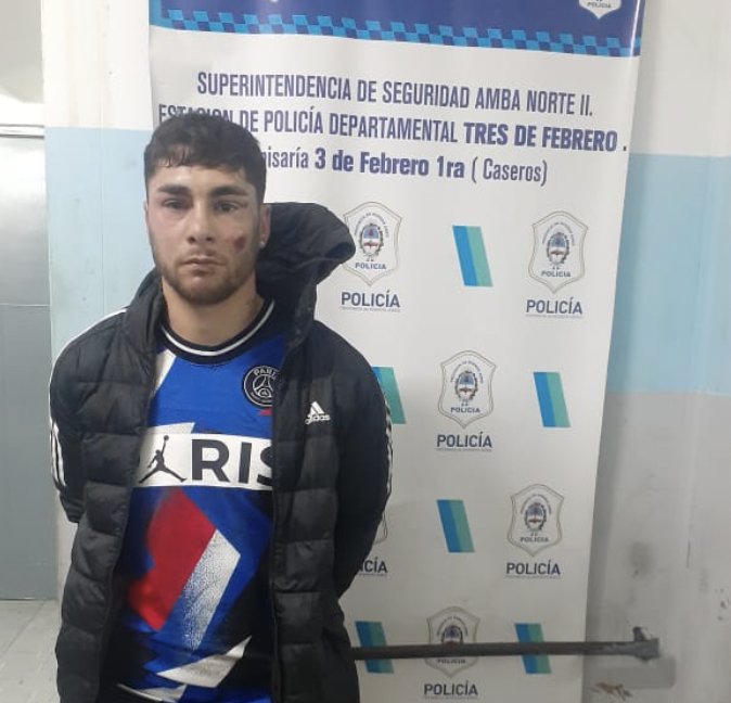 MedioRiver's tweet photo. 🚨 Según confirma @okdobleamarilla detuvieron al ex jugador de River, Ezequiel Cirigliano, por ingresar armado a robar una casa en Caseros y realizar disparos. https://t.co/l8jcXQ0WsA