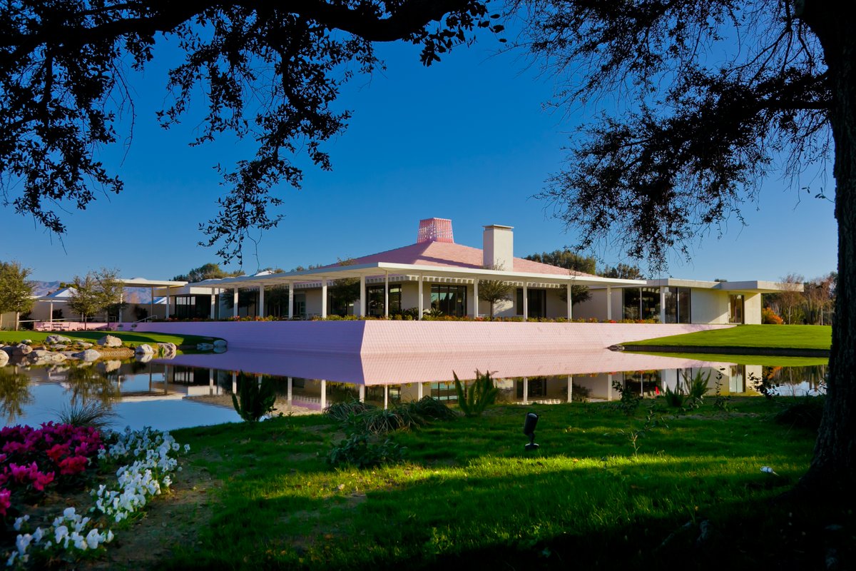 Sunnylands' new season begins September 14. See what we have in store.  Tour tickets are on sale now: bit.ly/3QGW7Oc
