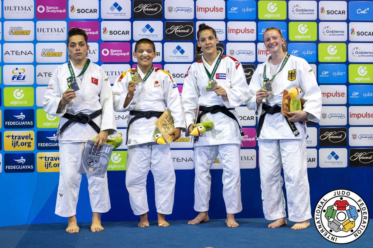 Oro en el Campeonato del Mundo Júnior 🇪🇨

¡Muy feliz de haber ganado este campeonato otra vez!
Ha sido un día duro pero lo he conseguido. 

¡Seguimos avanzando y mejorando!