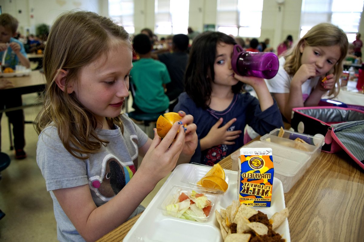 Today is the 1st day of school for our K-12 students! Many of these kids put in twice the work of their peers because they're learning to cope with trauma while also focusing on academics. Retweet to show that their community is behind them! #BackToSchool #YouthMentalHealth
