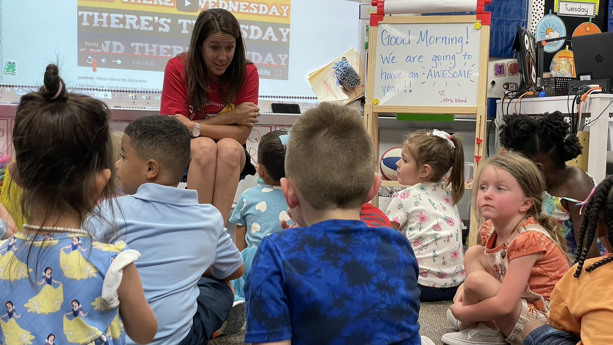 ArlingtonISD's tweet photo. The Ditto Elementary School kindergarten students in Mrs. Wood’s class are engaged and ready for the 2022-23 school year! #SuperFirstDay #ArlingtonISD https://t.co/KObNRTsdKB