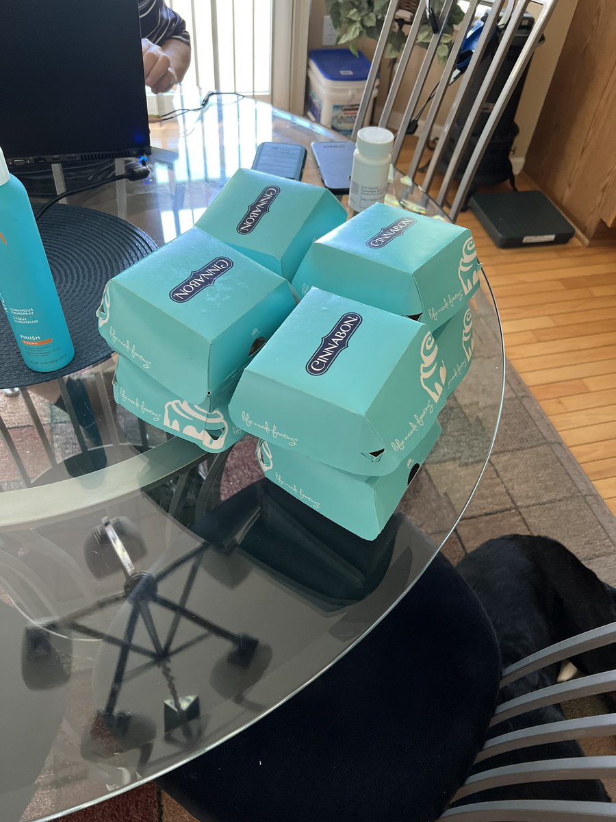 yaboiLu's tweet photo. Stocked up for #BetterCallSaul series finale 😎@BetterCallSaul https://t.co/ttWGIKh7WA