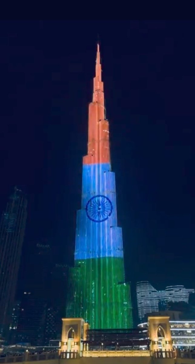 subhash855318's tweet photo. #IndiaAt75 #BurjKhalifa Love u UAE https://t.co/d2WX3uUoFJ