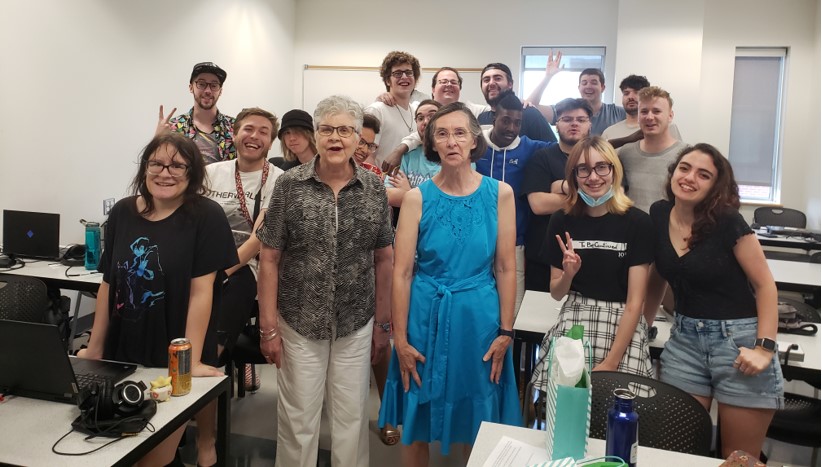 ottawastory's tweet photo. Storytellers Mary &amp; Kathie recently visited @AlgonquinColleg's Digital Communications class to share storytelling best practices and, of course, some stories. Thanks to Prof. @KathThompson for the invite and the wonderful students for the discussion!

📸:Kath Thompson https://t.co/tKTgYAeAxf