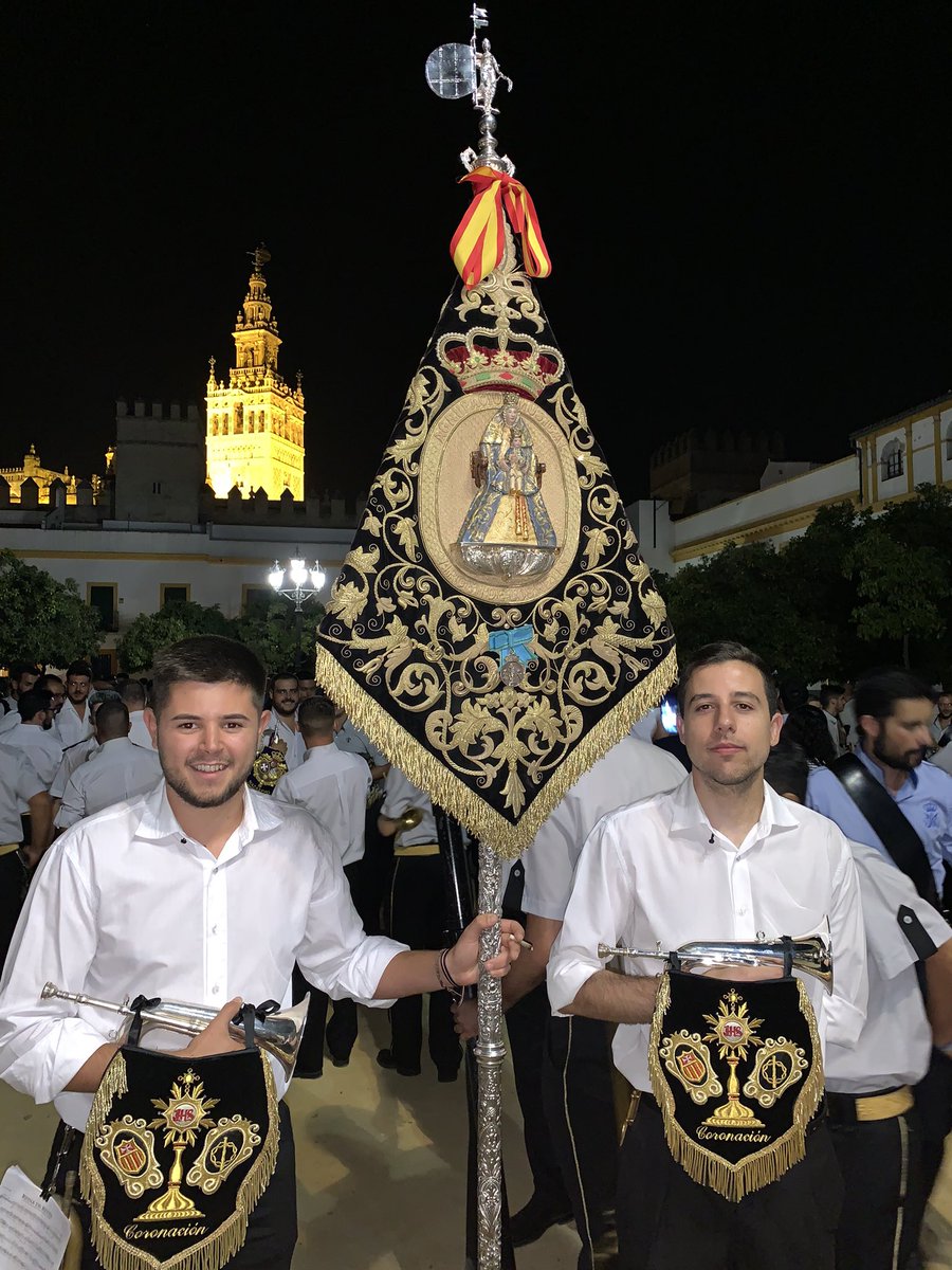 adriijl_'s tweet photo. Donde sea pero con mi @bandacoronacion 
Gracias por este momento... @AgrupacionVR https://t.co/0Fxxz58YGY