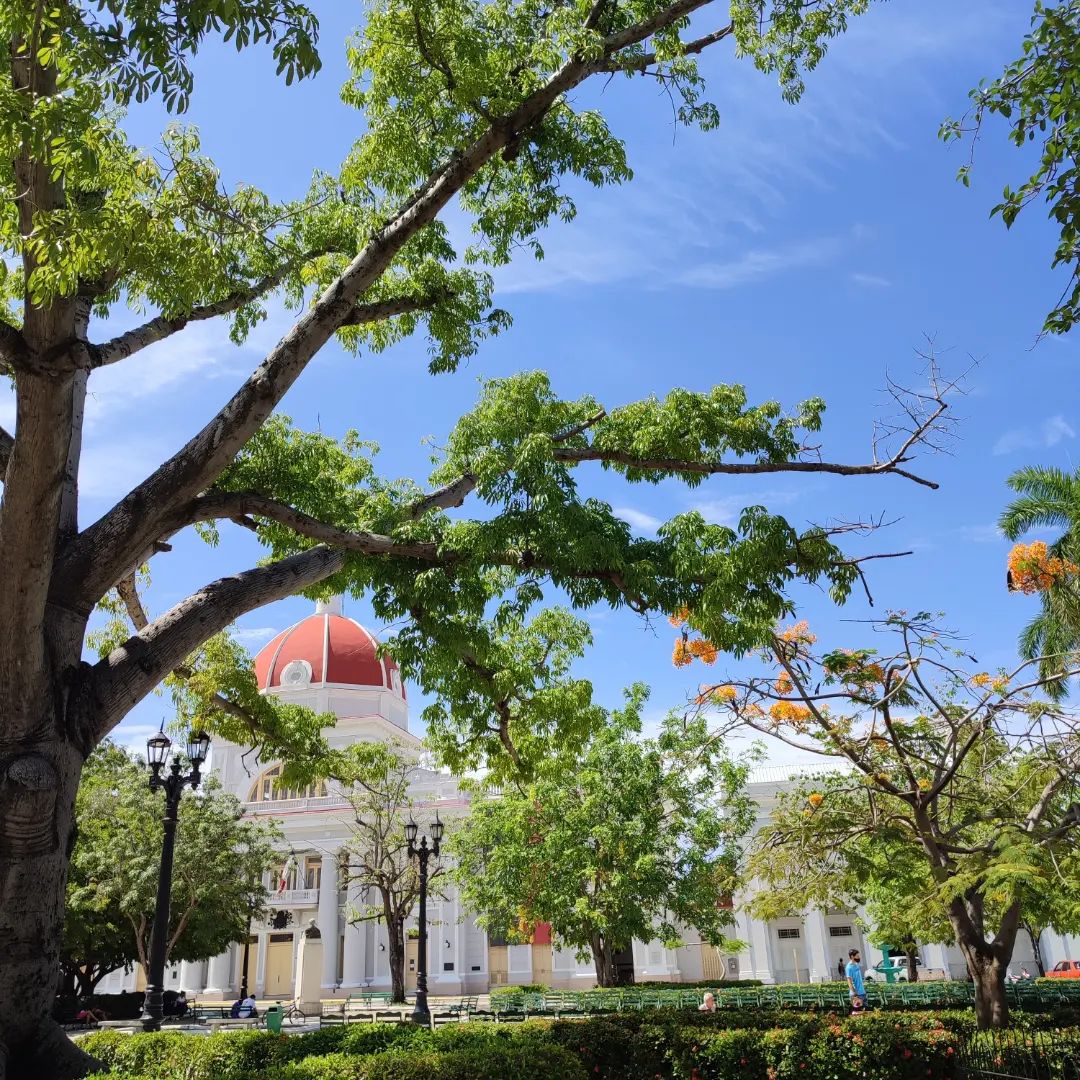 CienfuegosCfgos's tweet photo. ¡Qué alegría siempre eoncontrarnos con sus fotos tan chulas de nuestro bello #Cienfuegos en Instagram! 🥰🥰🥰
#CienfuegosLaPerla #Cuba 

📸@la_rache98 @elena_beatrizzz @gertjanroels @thegeorgeenagram https://t.co/gWgjjlRZ73