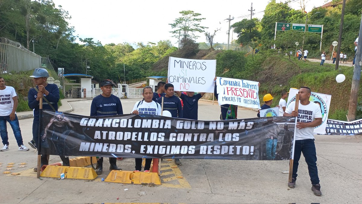 RuraliaUrbana's tweet photo. #ProyectoMatuna de #SegoviaAntioquia solidaria con #MinaElCogote estará presente en convocatoria hecha para asistir el #17deAgosto2022:#9AM al acceso de esa #UnidadMinera: Atentos a #DiligenciaJudicial que se adelantará.¡Comunidades que viven de #PequeñaMinería son #Dignas!⛏️👷🏽♂️🪃 https://t.co/lxDON1RuwT