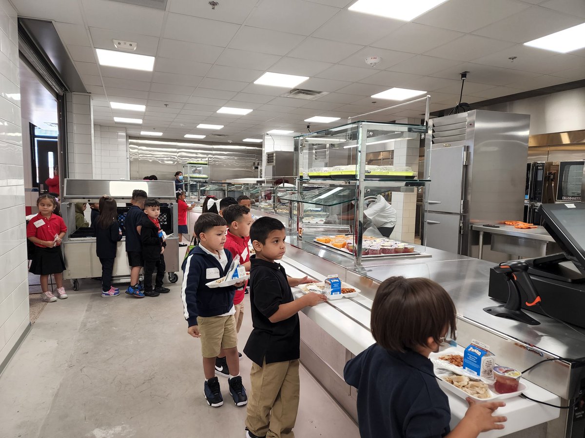 LODLeadAcademy's tweet photo. We love our new kitchen and serving line @LODLeadAcademy Thank you, @DallasISDBond https://t.co/wJG9PgAOeI