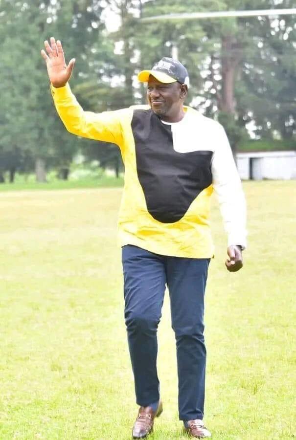 AkramAbdullahi3's tweet photo. The 5th president #wiliamsamoeruto https://t.co/QXbz32nq0K