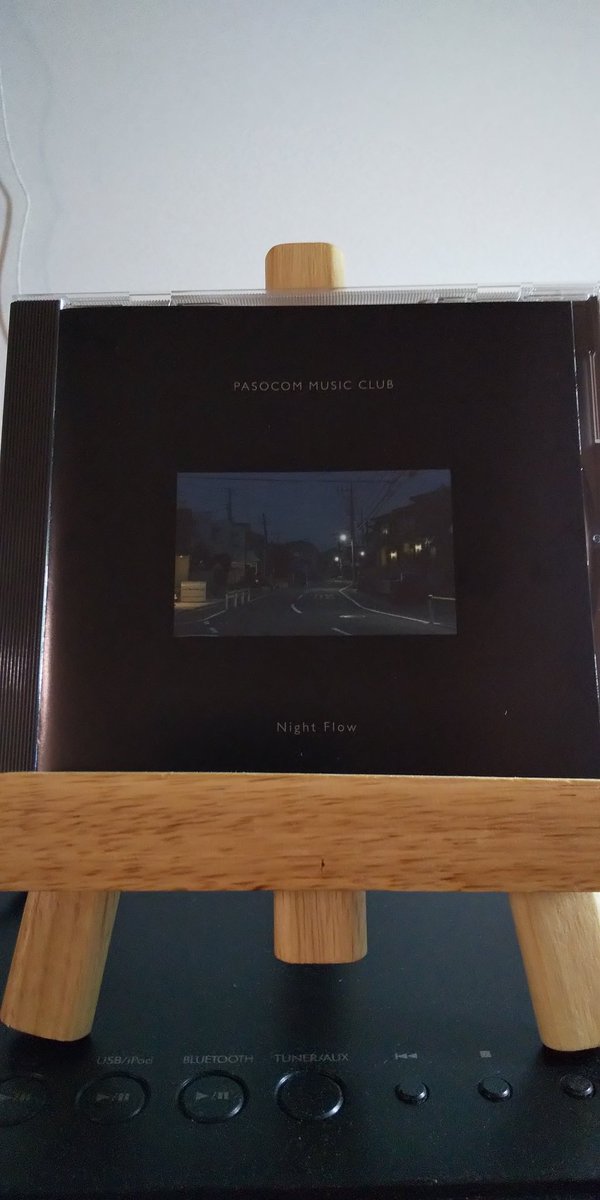 emo20897779's tweet photo. ここ最近パソコン音楽クラブの『Night Flow』をよく聴いています‼️
DTMで80年代~90年代に登場した音源モジュール、シンセの音を多様したサウンドが特徴‼️
例えるならYMOの『邂逅』とか教授の戦メリみたいな音像ですかね🎼
夜のドライブというより夜の散歩って感じ👍️
#パソコン音楽クラブ
#NightFlow https://t.co/yX2zzfs8sH
