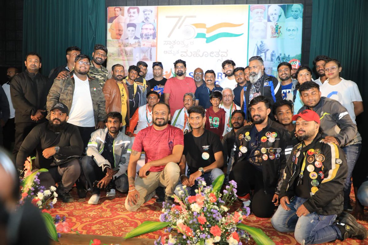 hareeshcp's tweet photo. @blsanthosh @mla_sudhakar @SamarthaBharata,an awesome day. Your speech has inspired both Shreyas and me. I always tell Shreyas that don't prepare to compete, but prepare to win. Winning must become a habit. Your blessings @blsanthosh Sir means a lot to Shreyas and our family 🙏 https://t.co/DX9guFY6al
