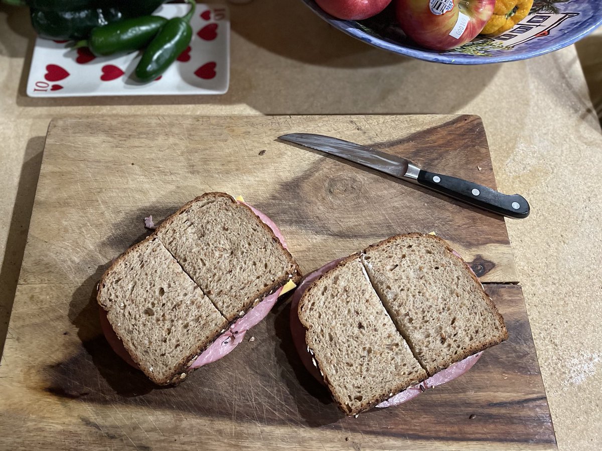 Leyla D. Seka tweet media