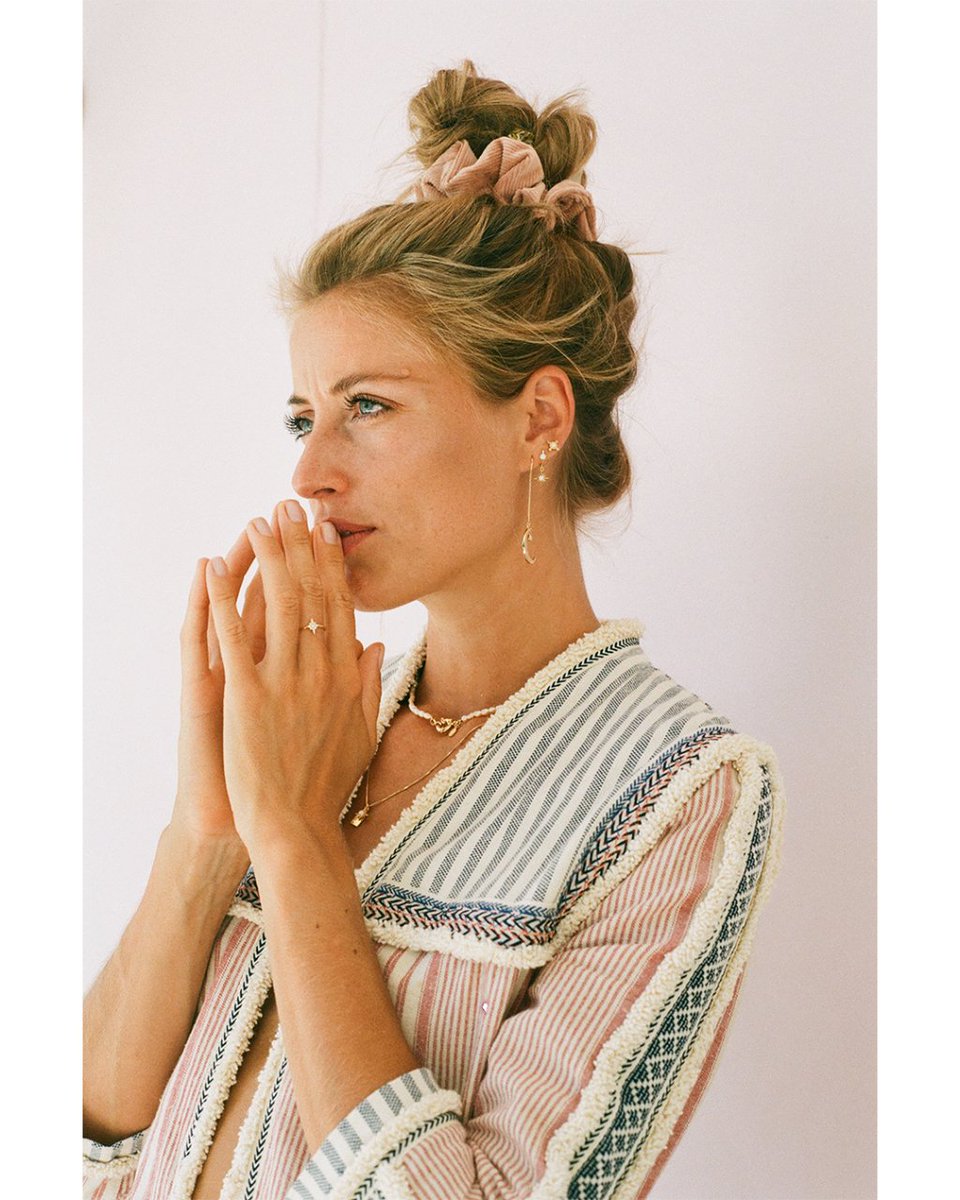 virgogypsi's tweet photo. Photographer @virgogypsi
Model @jannekescherpenhuyzen @20modelmanagement
Brand @the_blonde_chaos
Styling @lettyfunkyk

#photographer #instagood #fashionweek #fashion #photooftheday #art #photography #picoftheday #filmphotography #35mm #film #model #fashion #beauty #jewellery https://t.co/zMDeqyfV7T