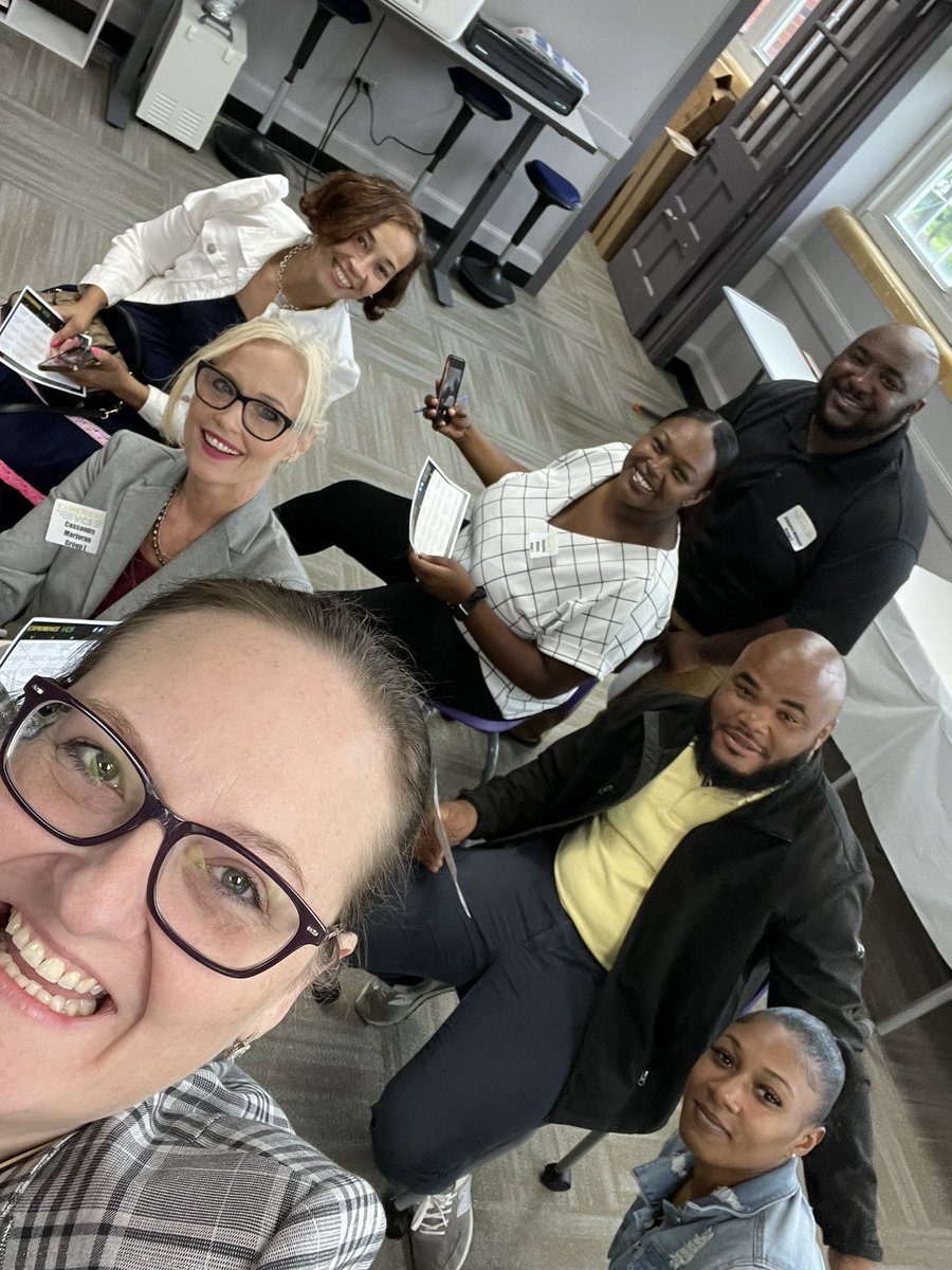vickig252's tweet photo. #ExperienceVCS Group selfie!!! https://t.co/XJev2xCRPv