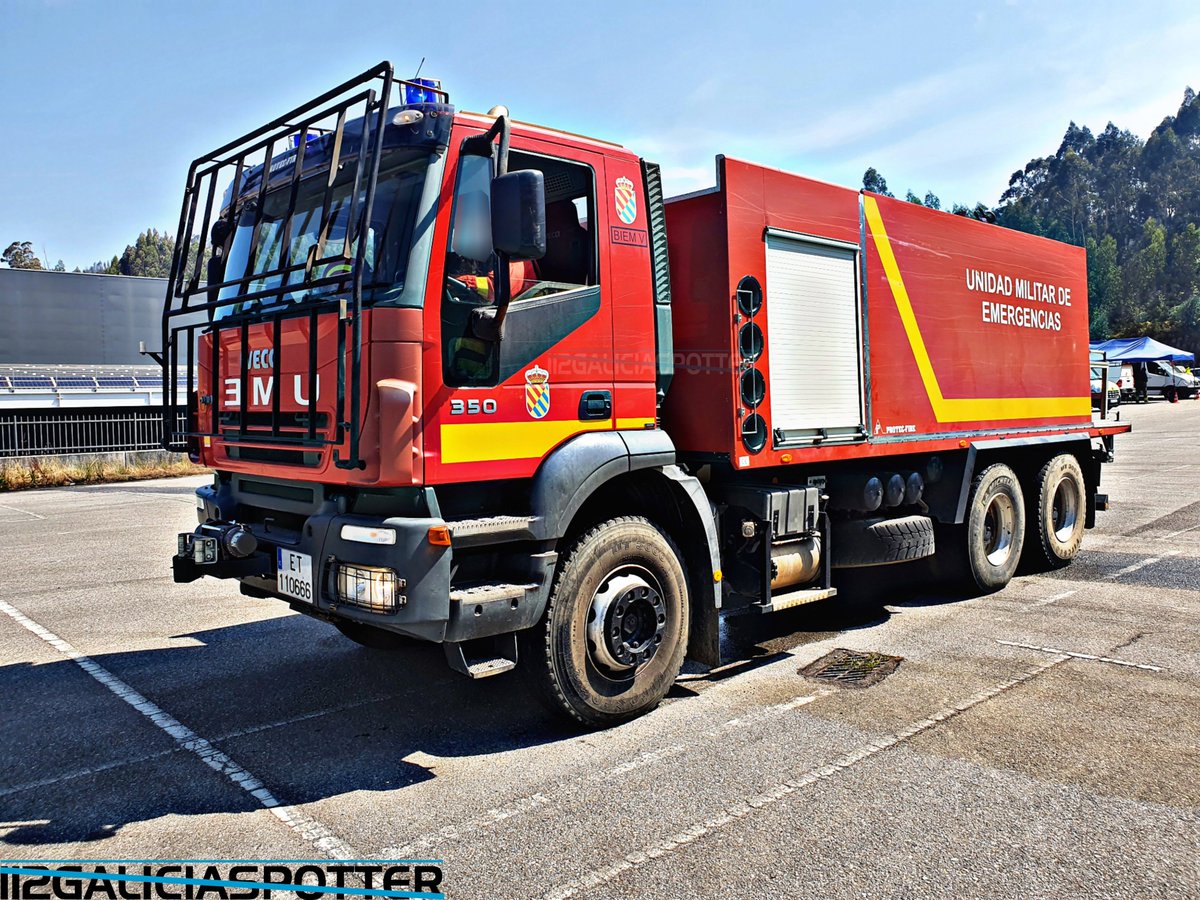 GaliciaSpotter's tweet photo. Bomba Nodriza Pesada Iveco Trakker 350 perteneciente al BIEM V de la Unidad Militar de Emergencias.
Carrozado por Protec-Fire
#iveco #biemv #ume #protecfire #fire #firefighter #ifsaiarcaldasdereis #if #bomberos #trakker #bomba #bnp #emergency #emergencyspotting #Galicia https://t.co/huMjqrMVZi