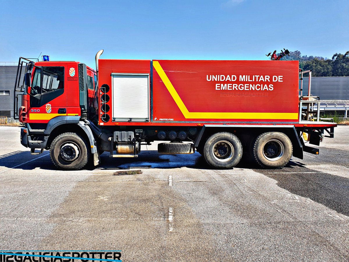 GaliciaSpotter's tweet photo. Bomba Nodriza Pesada Iveco Trakker 350 perteneciente al BIEM V de la Unidad Militar de Emergencias.
Carrozado por Protec-Fire
#iveco #biemv #ume #protecfire #fire #firefighter #ifsaiarcaldasdereis #if #bomberos #trakker #bomba #bnp #emergency #emergencyspotting #Galicia https://t.co/huMjqrMVZi