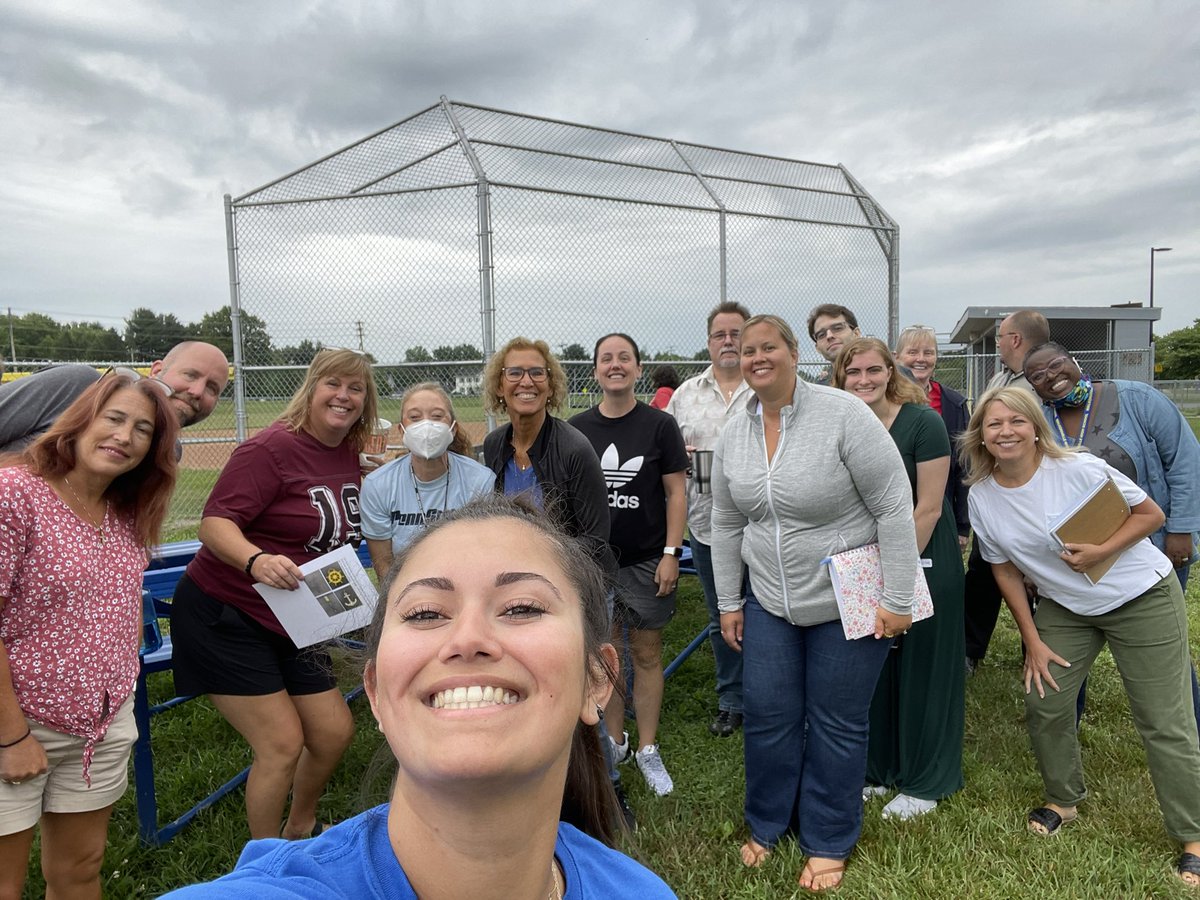 Ms_Lowe_FCPS's tweet photo. @DrWare_FCPS #WHSteamchallenge blue team https://t.co/crZbnQbyOE