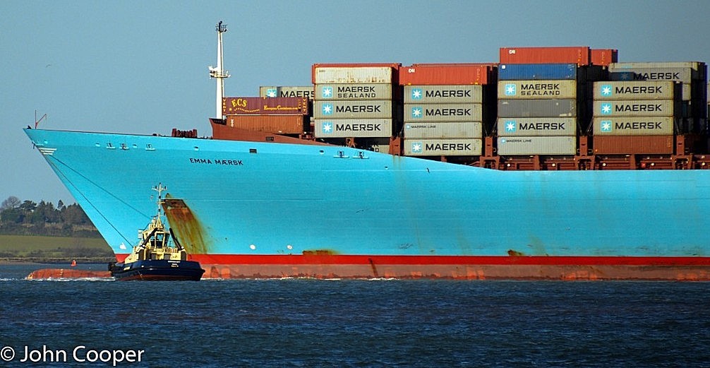 TheSuffolkMan's tweet photo. #EmmaMaersk #shipping #Felixstowe https://t.co/oE7TWgzkgA