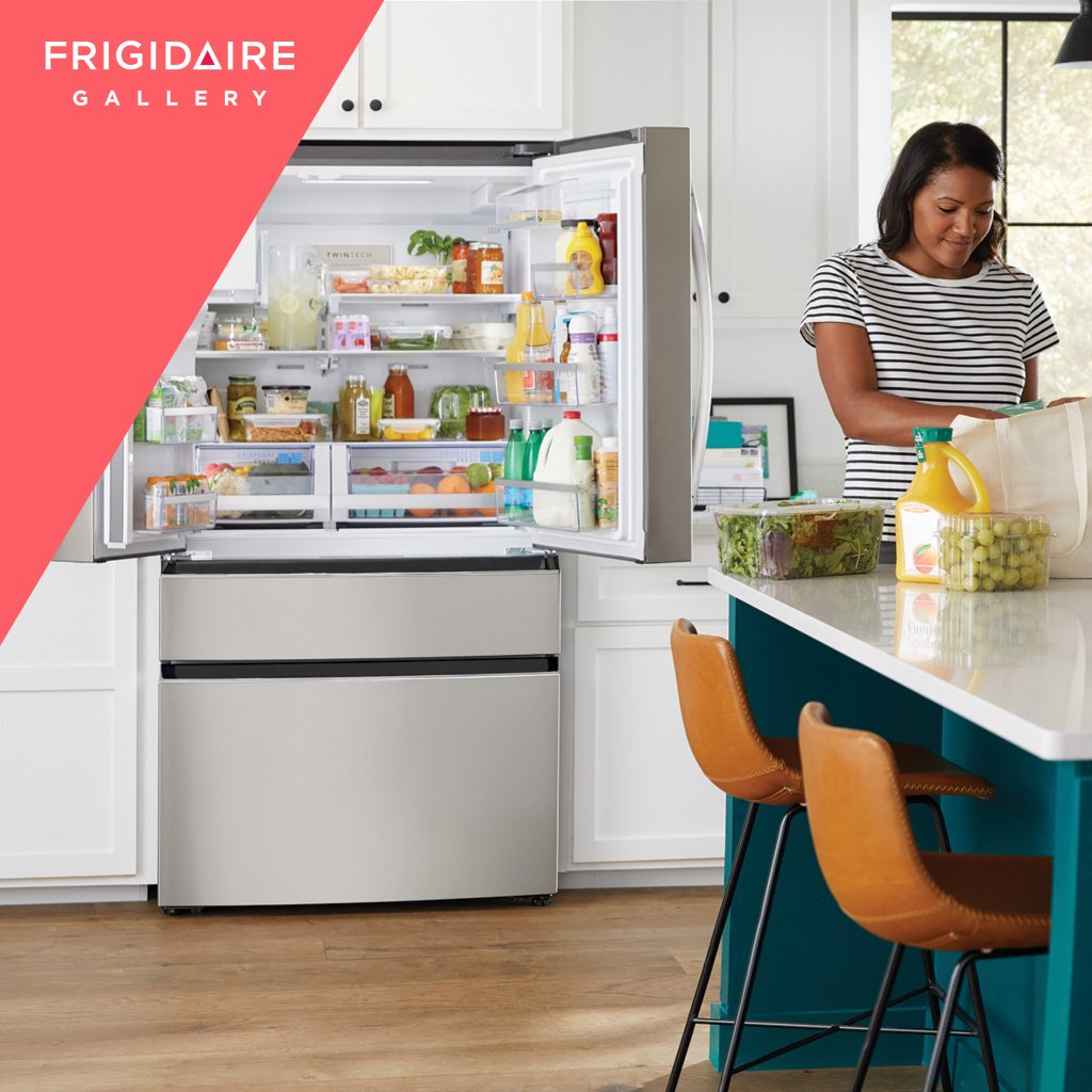 Thanks to the SpaceWise® Organization System from Frigidaire Gallery® you can maximize usable space with in-door condiment storage, a slide-under shelf, a SnackZone, a flexible bin which can be used as crisper or open compartment &amp; more 🥶 pbxx.it/zn15XM