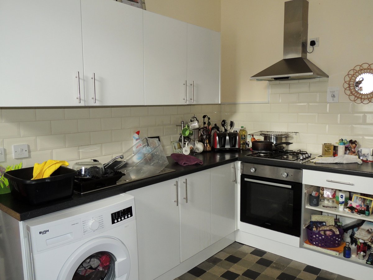 MellorAuction's tweet photo. ⚡TENANTED INVESTMENT⚡
❗ NEW STREET, COLNE
🤑 £68,000
Let on a periodic AST from 2/7/19 at £465pm with no increases. Please respect the tenant’s privacy. 
#AUCTION #FORSALE #COLNE #TENANTED #INVESTMENT https://t.co/KzvnxPpiQ1