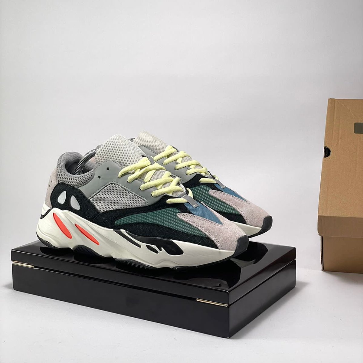 bluehavensft's tweet photo. Adidas Yeezy 700”wave runner😍☺️

Price➡️N35,000

Sizes 37——-45

Delivery nationwide🌏🚚

DMs are open to shop 📥link in bio

#shoesaddict #shoeslover #sneaker #sneakerhead #bhglobal #bluehavensfoottrends https://t.co/umDxdlm7H1