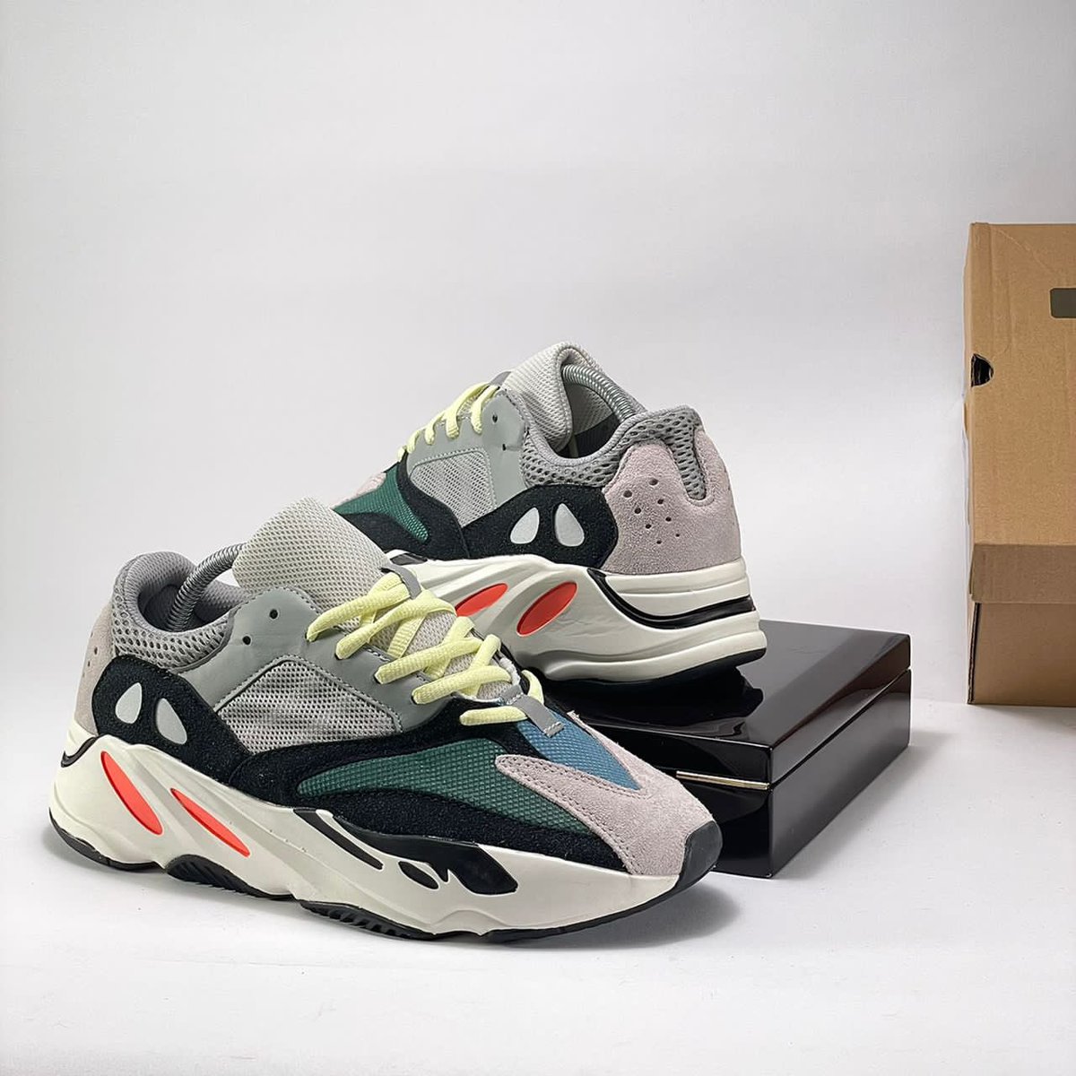 bluehavensft's tweet photo. Adidas Yeezy 700”wave runner😍☺️

Price➡️N35,000

Sizes 37——-45

Delivery nationwide🌏🚚

DMs are open to shop 📥link in bio

#shoesaddict #shoeslover #sneaker #sneakerhead #bhglobal #bluehavensfoottrends https://t.co/umDxdlm7H1