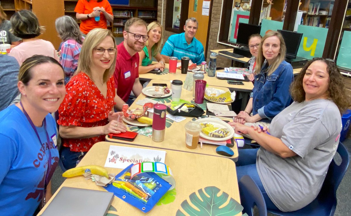 CubRunFCPS's tweet photo. We are so excited to have our teachers and IA’s back in the building today!!! Ready to kickoff an awesome school year with all of these amazing educators. @FCPSR5 #plantingseeds #webelong #CubRunCubbies https://t.co/KNuCHfaZjS