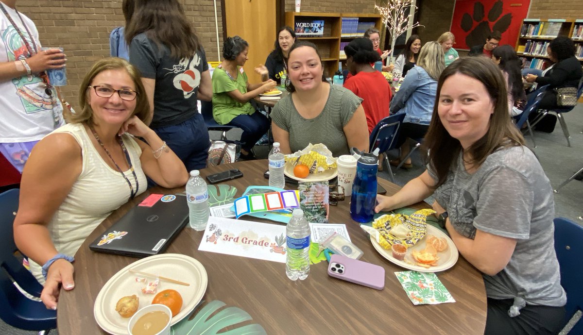 CubRunFCPS's tweet photo. We are so excited to have our teachers and IA’s back in the building today!!! Ready to kickoff an awesome school year with all of these amazing educators. @FCPSR5 #plantingseeds #webelong #CubRunCubbies https://t.co/KNuCHfaZjS
