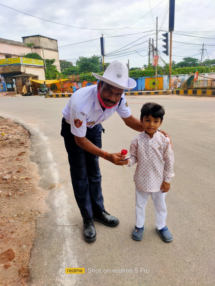 SahaNikhit's tweet image. Happy 76th independence day.
❣️We are independent today because of you..
#indian_armed_forces 
#state_police 
#capf 
#traffic_police
