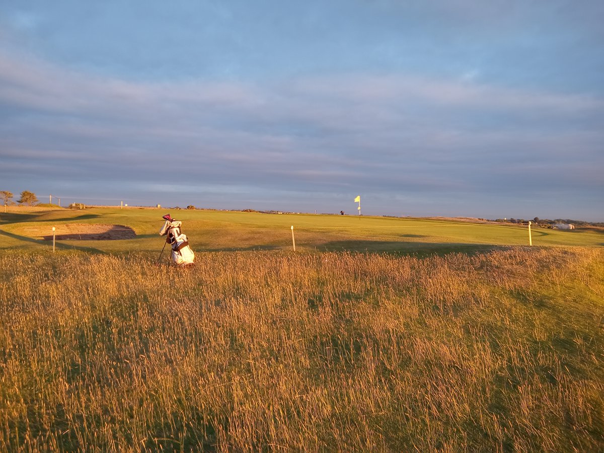 ClyneGolfClub's tweet photo. We’ve had some lovely images from the course taken by members during recent evenings.
Thanks Gareth, Jonny and Geraint.
Keep them coming.

#golf #Swansea #Gower #Mumbles https://t.co/R8u1ElSSWy
