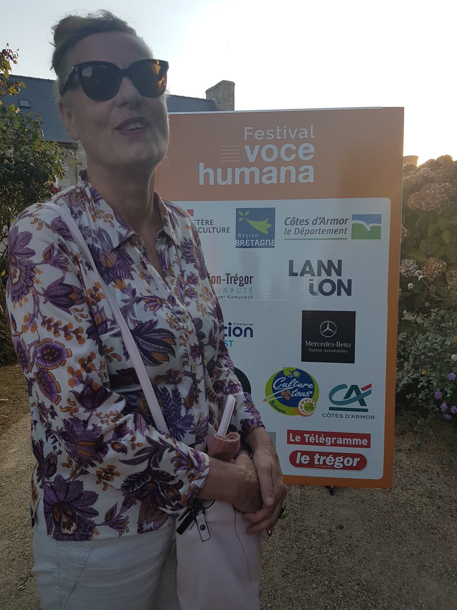 GabyCadiou's tweet photo. 2 jours 1/2 #TroBreizh #culture ac @BeatriceMace1 à la rencontre des acteurs &amp; des territoires #tregor @AggloLTC #imagerie @hirundorustica #maisonstpierre #treguier @HumanaVoce #randonnéedesartistes #leleguerenfête #100%EAC #droitsculturels @emmanuel_ethis @LoigCG @regionbretagne https://t.co/ji1BZhme8O