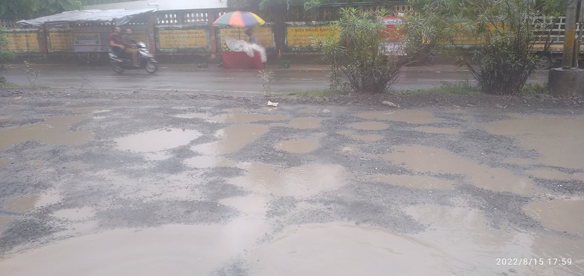 AntaniDivyam's tweet photo. Is going in vain. Neither any officer nor any politition cares. No authentic media representation is made. Are we earning for them?
#narendramodi_primeminister 
#PMOIndia 
#cmgujarat
#bhupendrapatel 
#junagadhmunicipalcorporation
#rajeshchudasama https://t.co/plxp6QfeML