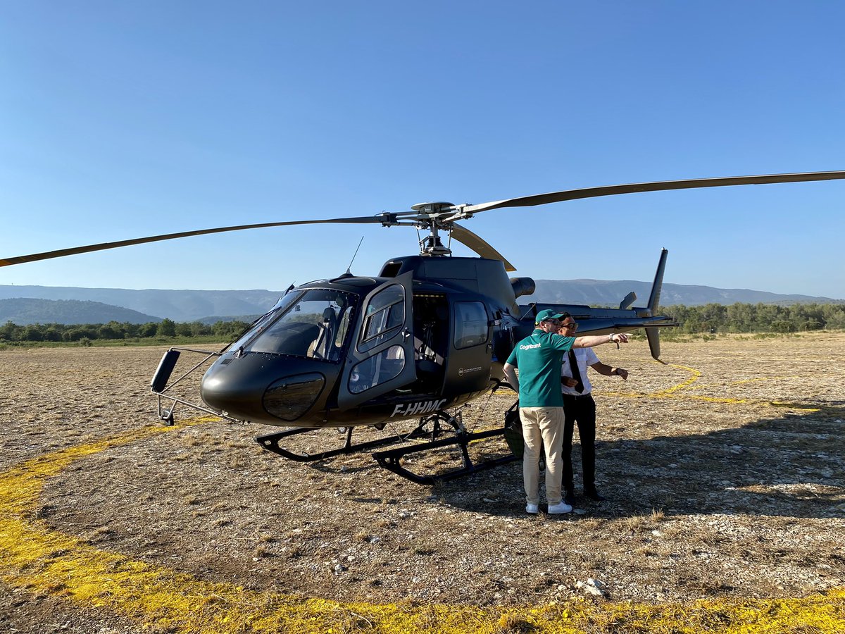 RiviereJF's tweet photo. An exciting visit with Auto Heroes Magazine to the Aston Martin pit during the French Formula 1 Grand Prix. To the Castellet by helicopter !
#autoheroes
#AstonMartin #AstonMartinF1 #villalacoste #frenchgp #grandprixdefrance #Formula1 https://t.co/C89ElMUuva