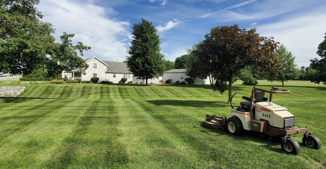 GrasshopperMowr's tweet photo. 725DT laying down the stripes! 🔥

📷 h/t Liv Green Lawns 💯

#mowerstripes #greengrass #grass #yard #lawncare #landscaping #lawnservice #yardwork #lawn #lawnstripes #lawnmower #lawnmowing #mowing #mowday #mowers #mower #mow #mows #grasscutting #yournextmower #zeroturnmowers https://t.co/xrvHToT00t