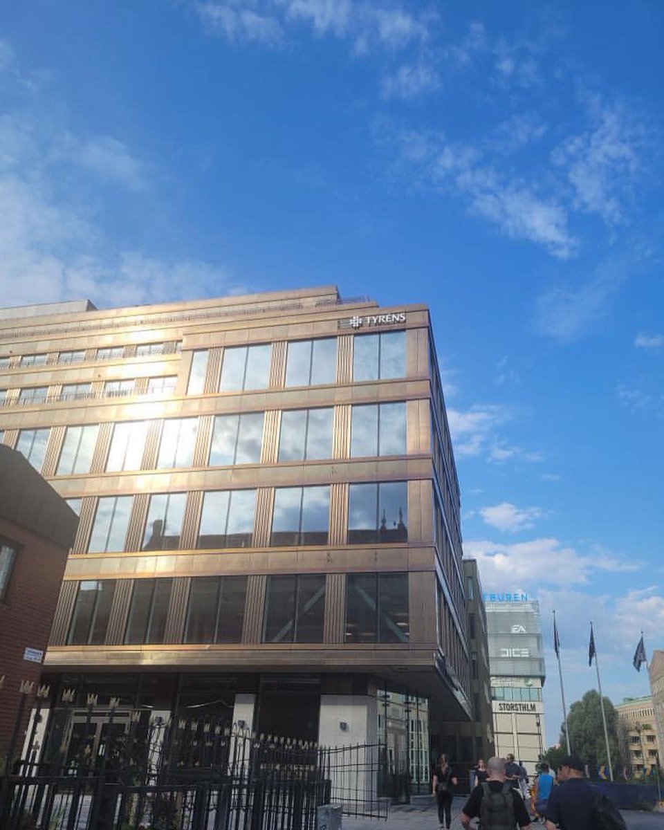 Extra mycket nystartskänsla! ✨Idag flyttar vi in på Folkungagatan 44. Äntligen får alla tyrénare i Sthlm plats på samma kontor. 

#tyréns #sverigesbästaarbetsplats