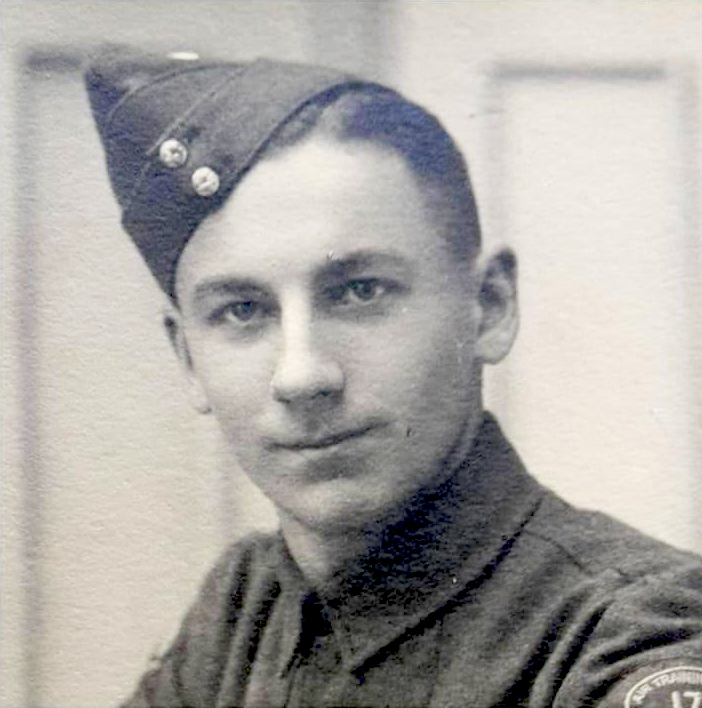 RAFAssociation's tweet photo. Brian Foster got his call up papers on his 18th birthday and was sent to the Far East during WWII. 

To mark the anniversary of VJ Day, he talks about his experiences serving in the ‘forgotten war’. 

Read the full story here: https://t.co/UIII2XZoSR

#royalairforcesassociation https://t.co/8WoHLsRIL4