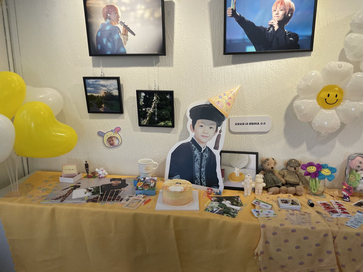 jjcdr00's tweet photo. 귀여운 아가재민이가 반겨주던 곳🥰 재민이 액자 사진들이 다 너무 예뻤고 음료도 맛있었어요!!
#Its_NANA_today https://t.co/q1HKVZybN9