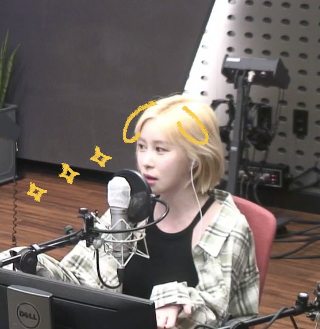sb_1ove's tweet photo. DJ로서 가장 기대되는 여성 2인 #엑시 x #다영 https://t.co/QgyhMnwkEa