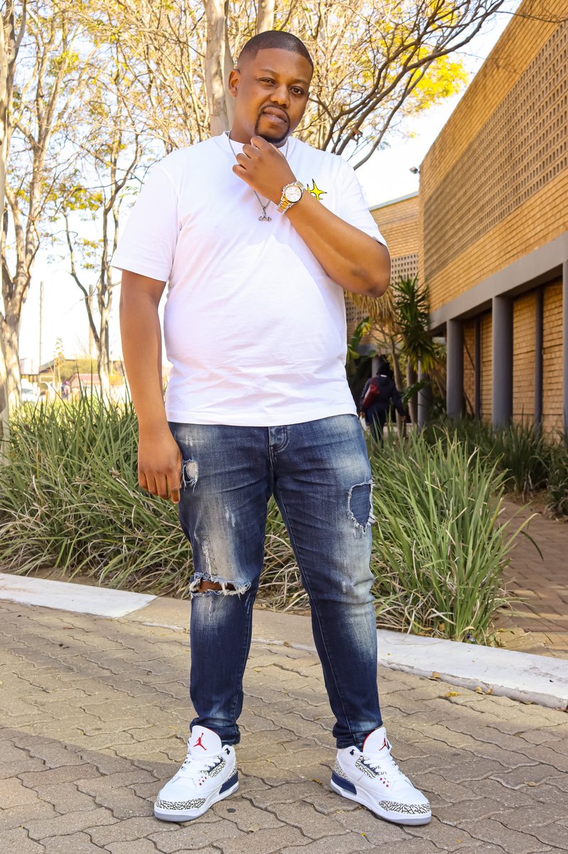 KingBash_Ent's tweet photo. Just want to take this moment and thank everybody who took their time to wish me well on my Birthday Yesterday I really appreciate it.
To more wisdom , more health and definitely more WEALTH , To GOD be the glory ! ππ½
#TeamWinterStock
#SideChicksFavDJ
#TheKing https://t.co/AKykVI68N1