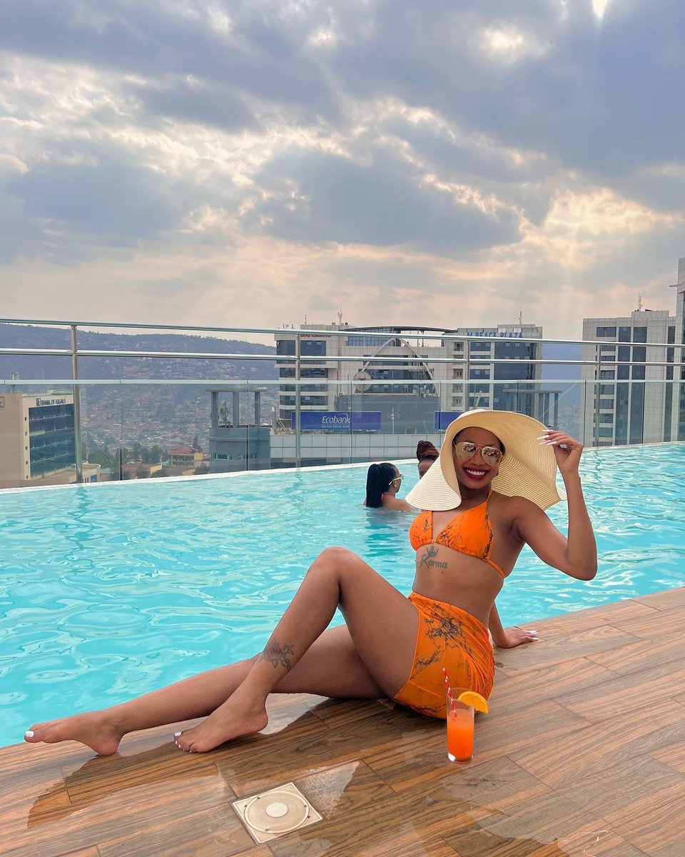 Ksheebah1's tweet image. Theres no happy ending untill you choose to save yourself. 

Self love is the chapter I’ve always wanted to write ❤️

#KANSELEWO 🔥 #9thDecember #KampalaSerena